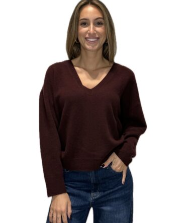 Maglia scollo v  100% Lana